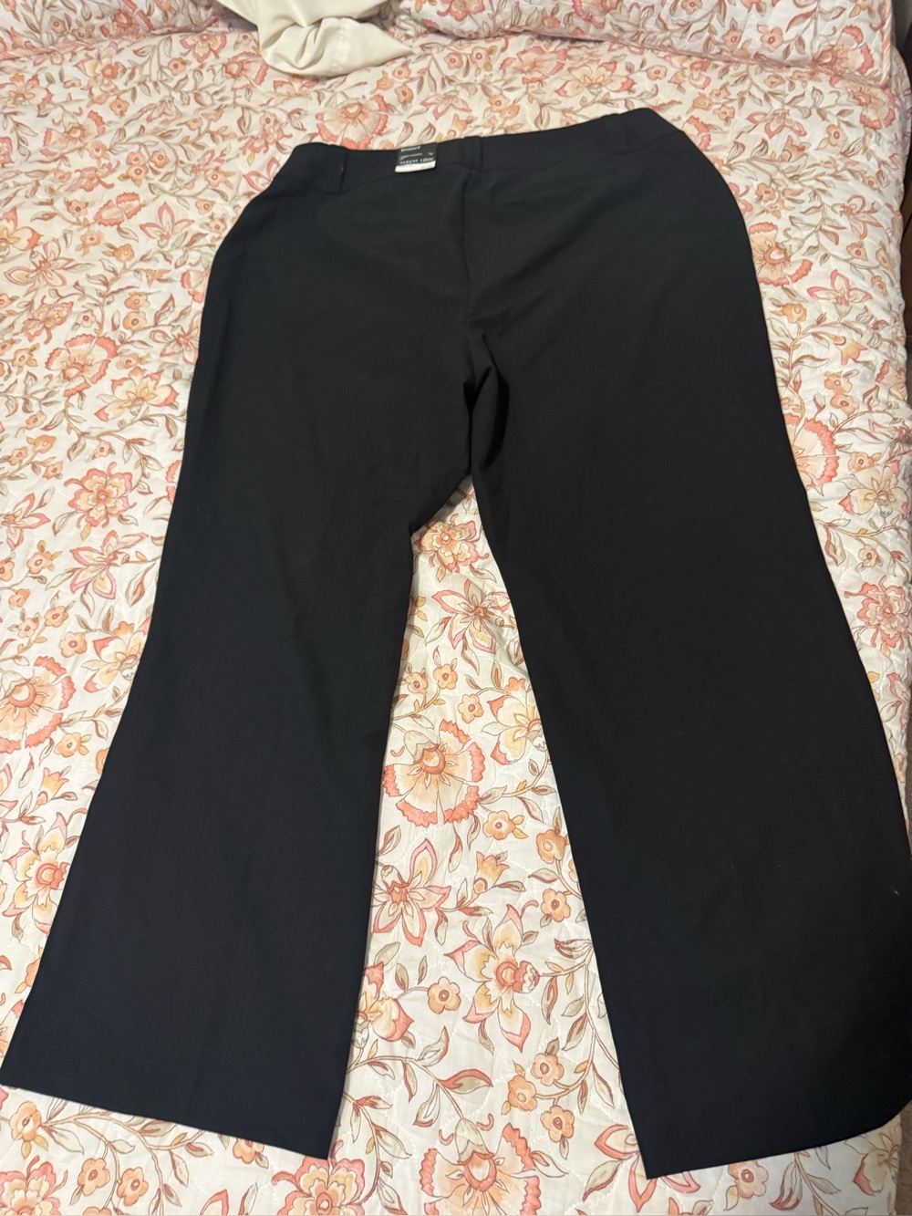 NWT Women’s Alfani-black trousers pants.